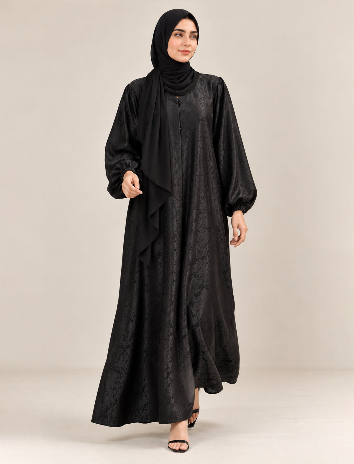Zayna Abaya