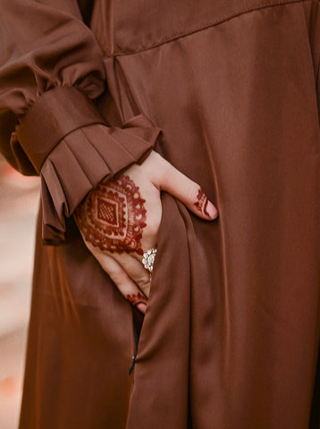 Cuffs and Pleats Abaya